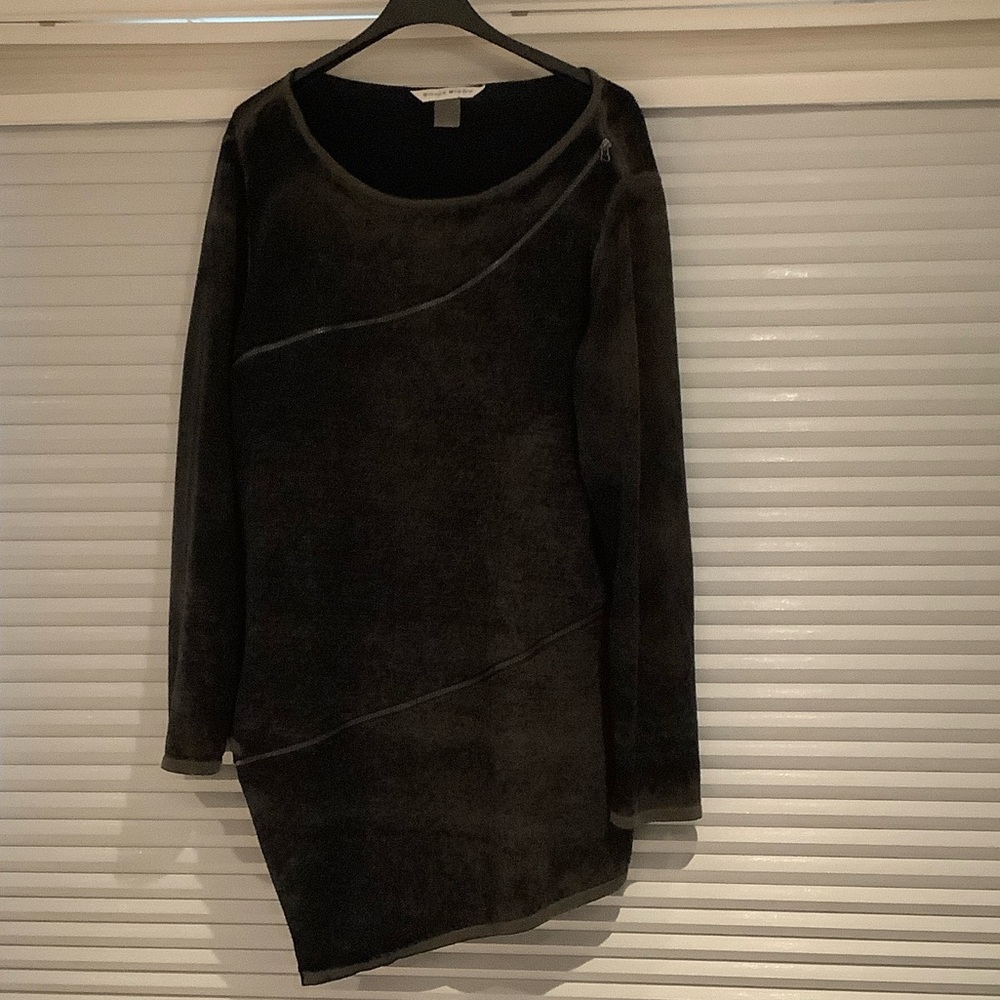 Chic Black Asymmetrical Tunic Top